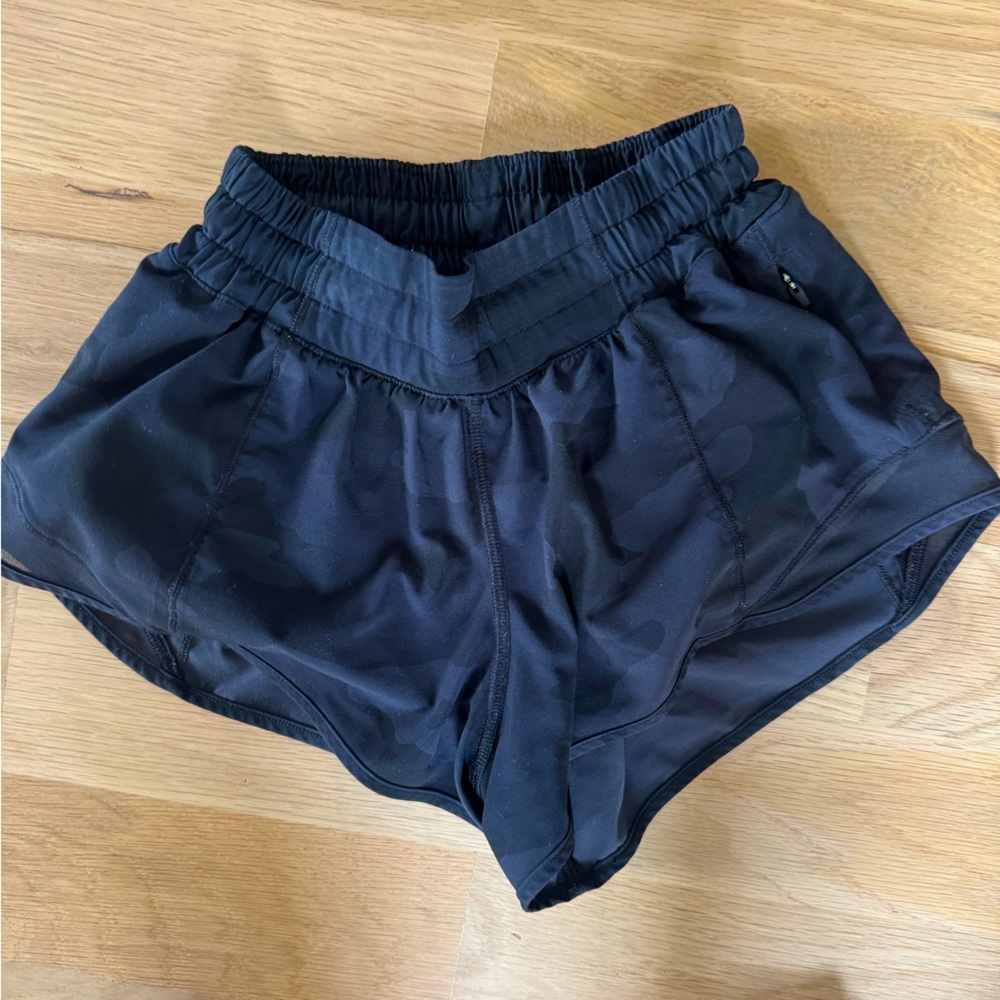 Lululemon Hotty Hot Shorts 2.5”